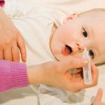 Cách rửa mũi cho trẻ sơ sinh 1 tháng tuổi cực an toàn tại nhà