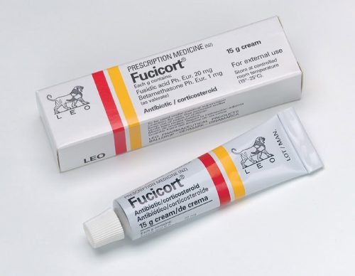Thuốc Fucicort có chứa hoạt chất corticosteroid hỗ trợ điều trị vấn đề về viêm nang lông